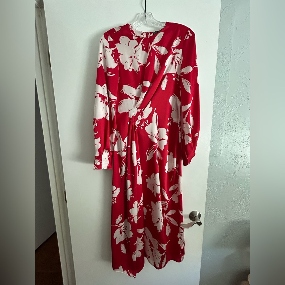 Zara red and white floral front waist pleat Midi Dress Size Extra Small